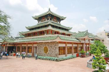 Top 6 ngôi chùa thu hút khách hành hương nhất An Giang